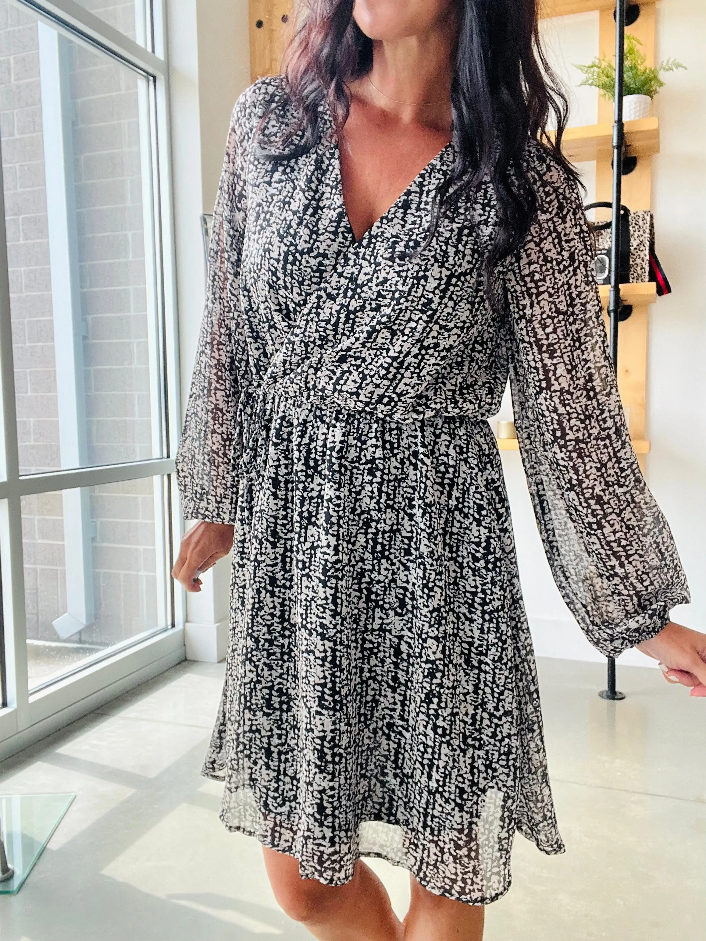 Abstract Print Dress in Black   Taupe