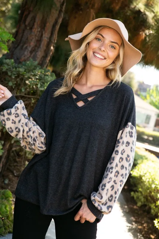 ANIMAL MIXED VOLUME SLEEVE TOP