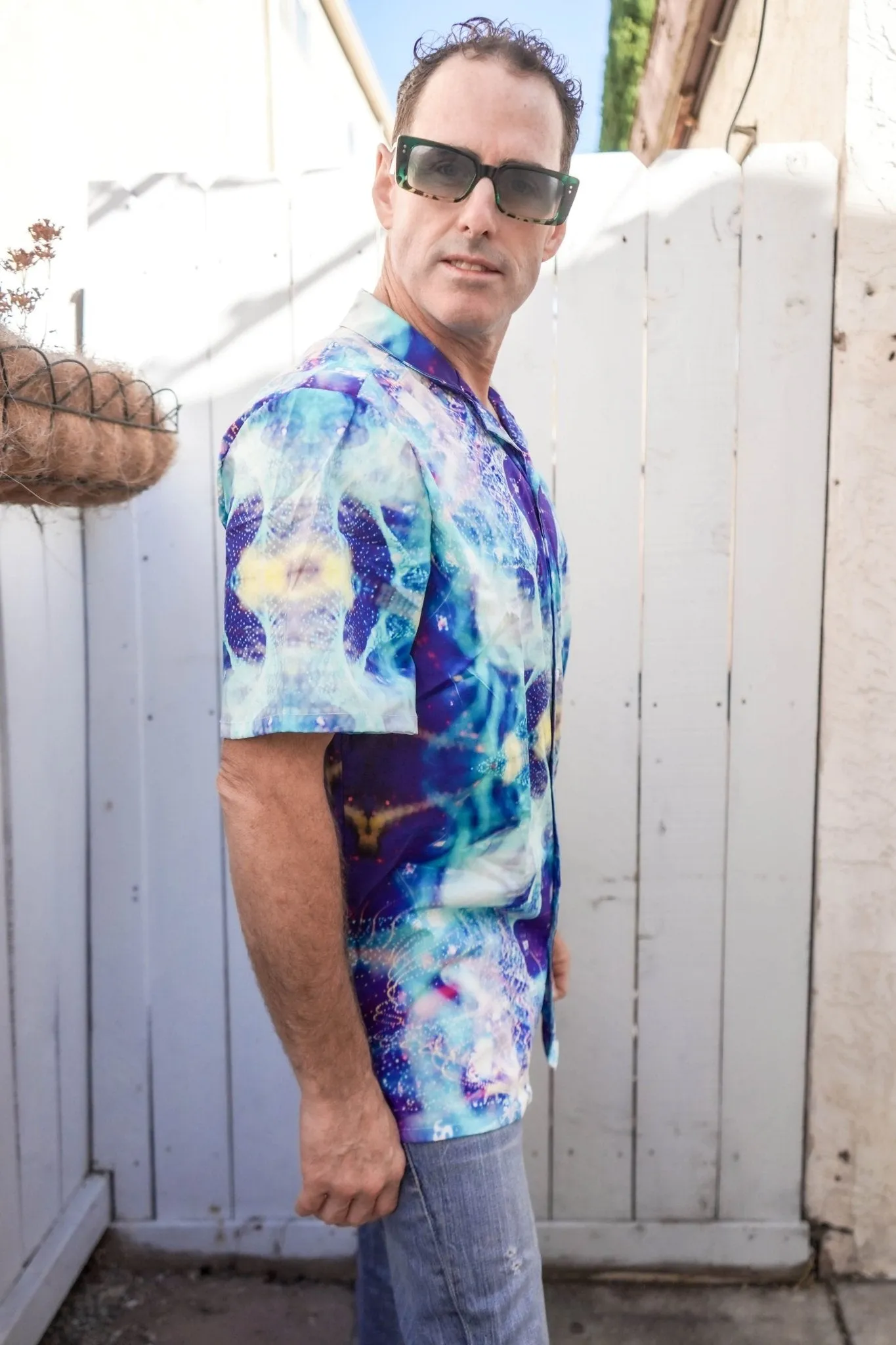 Caelum Men's Hawaiian Shirt with Button Closure