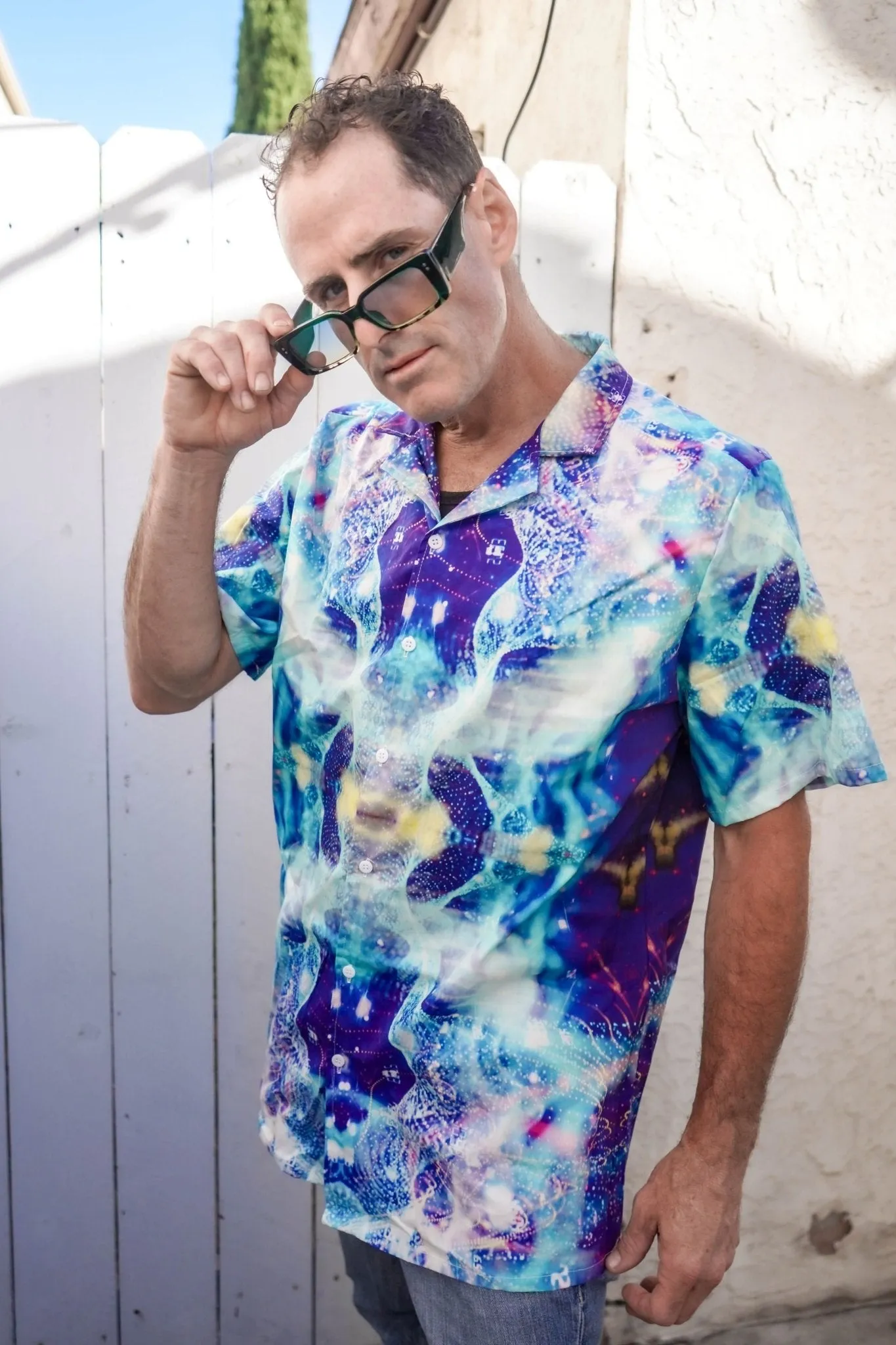 Caelum Men's Hawaiian Shirt with Button Closure