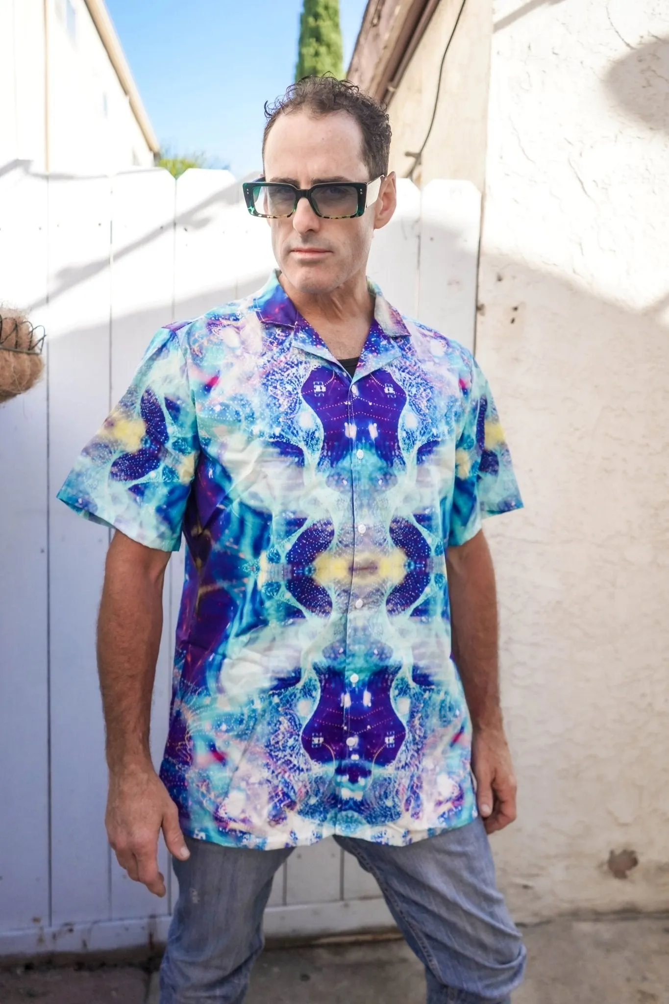 Caelum Men's Hawaiian Shirt with Button Closure