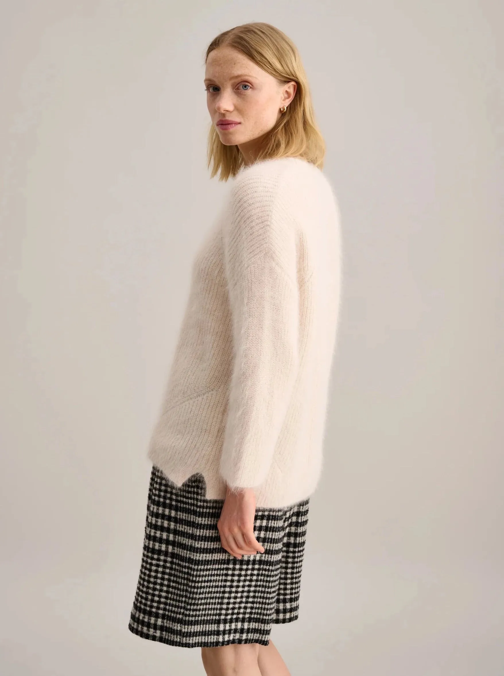 Dataul Sweater, Parchment