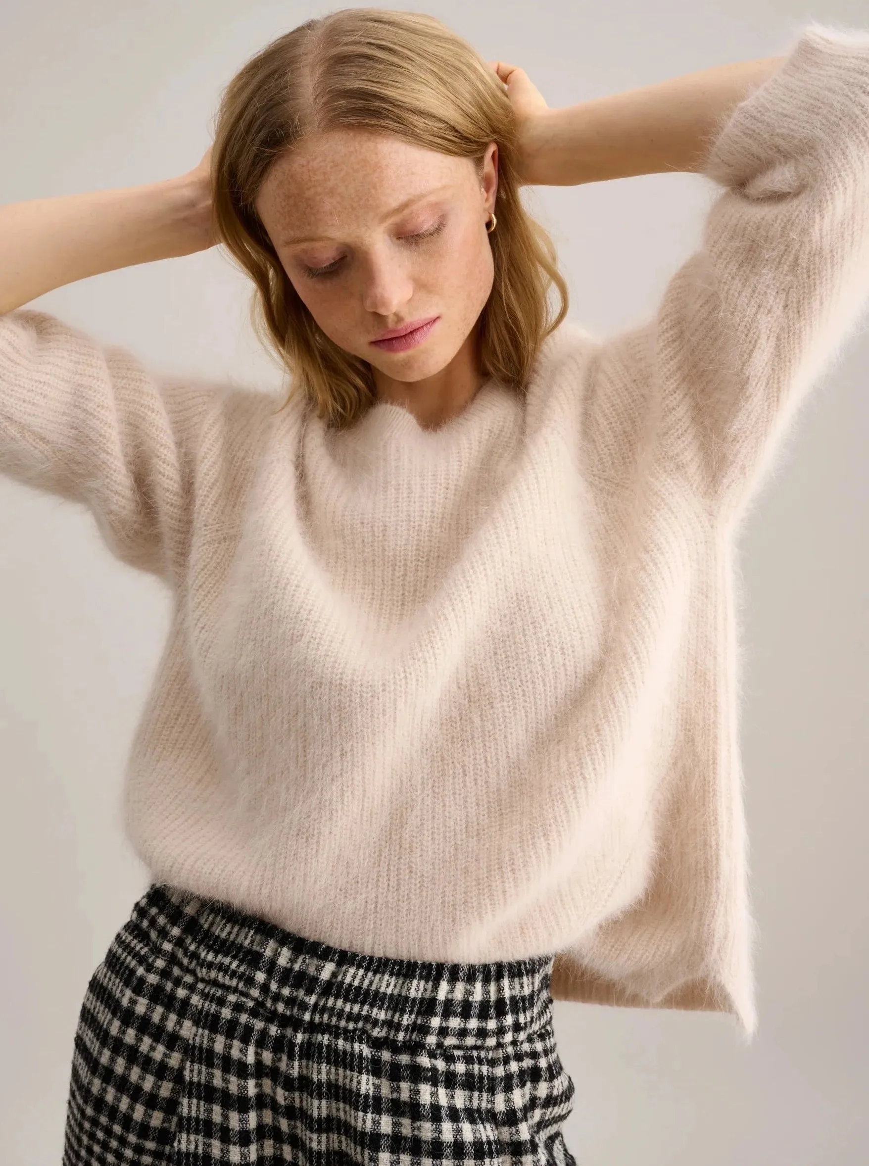 Dataul Sweater, Parchment