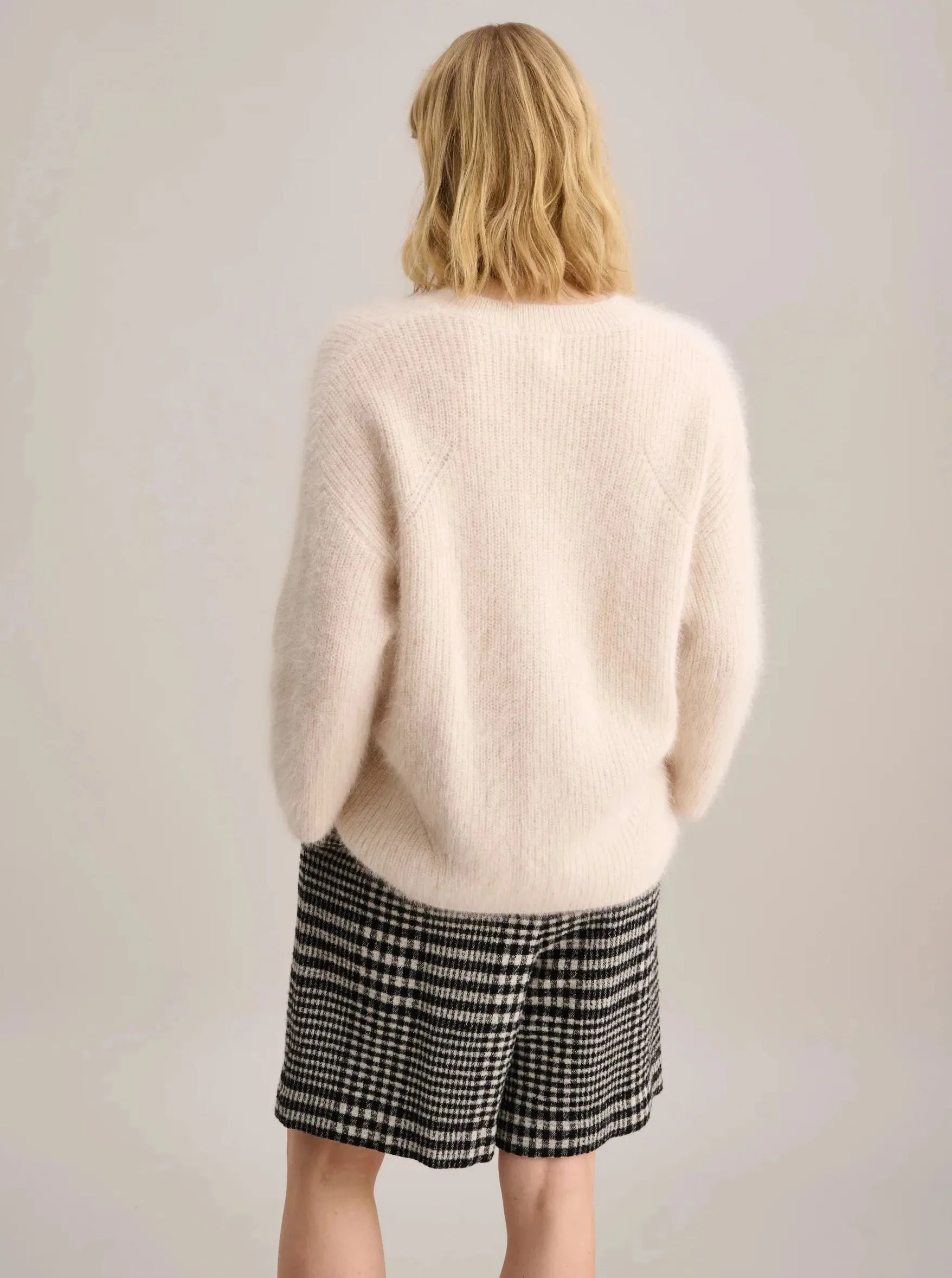 Dataul Sweater, Parchment