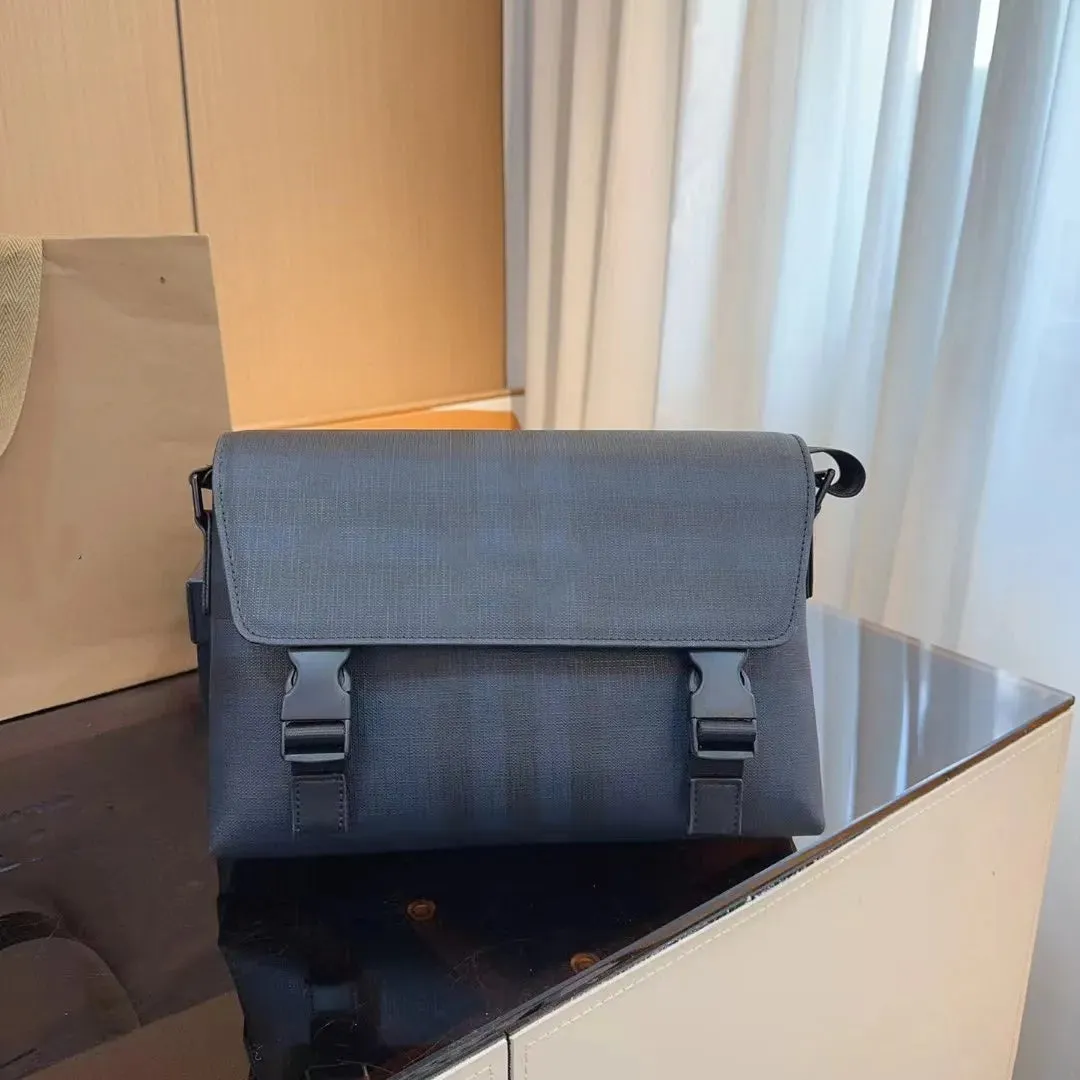 Mens Briefcases Luxury Crossbody Bag Striped design Messenger bag Classic Style Shoulder Handbag Designer Handbags Backpack Tote Men Pochette Sacoche