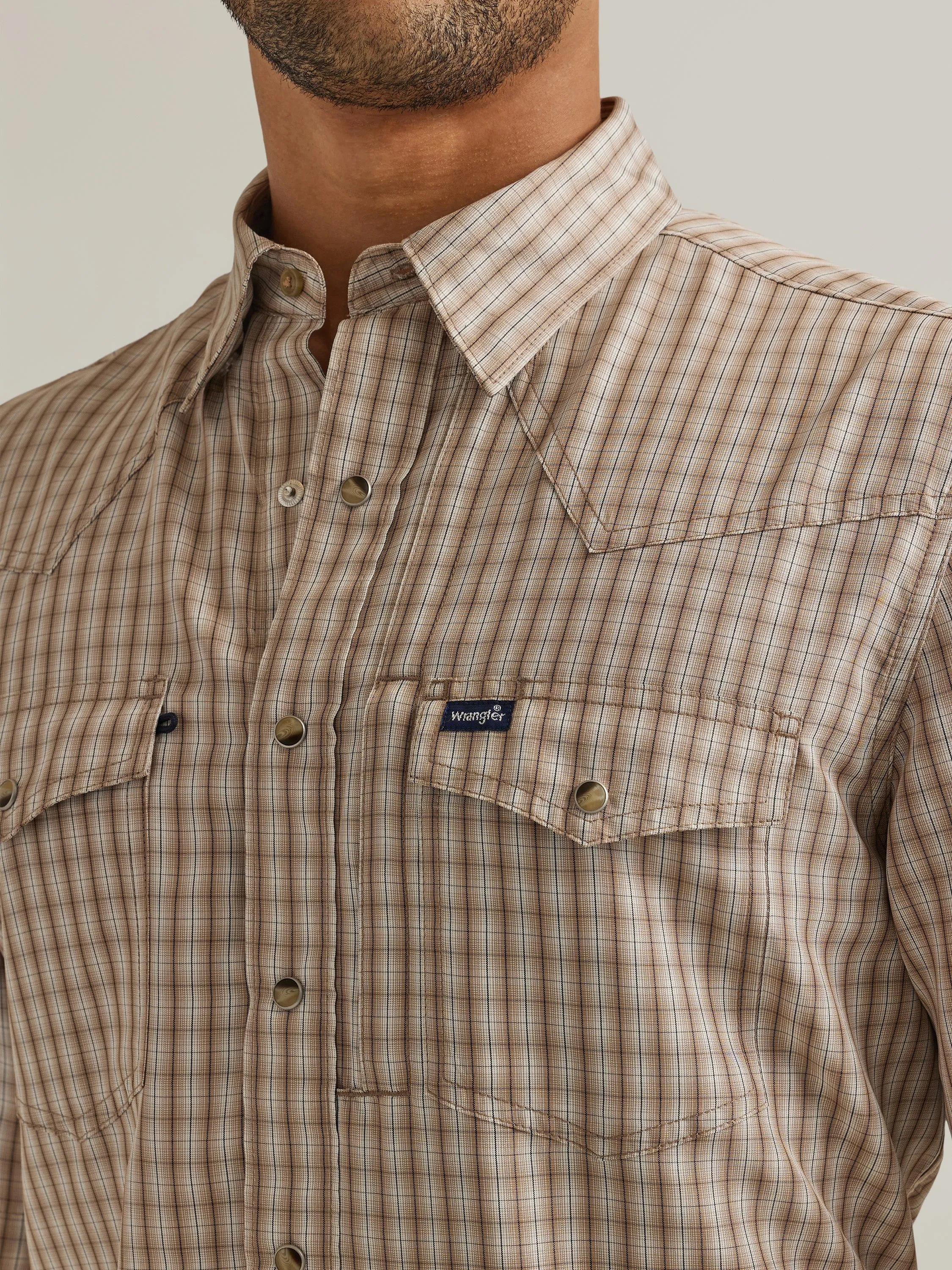 Wrangler Men's Brown Rust Plaid Performance Short Sleeve Snap Shirt