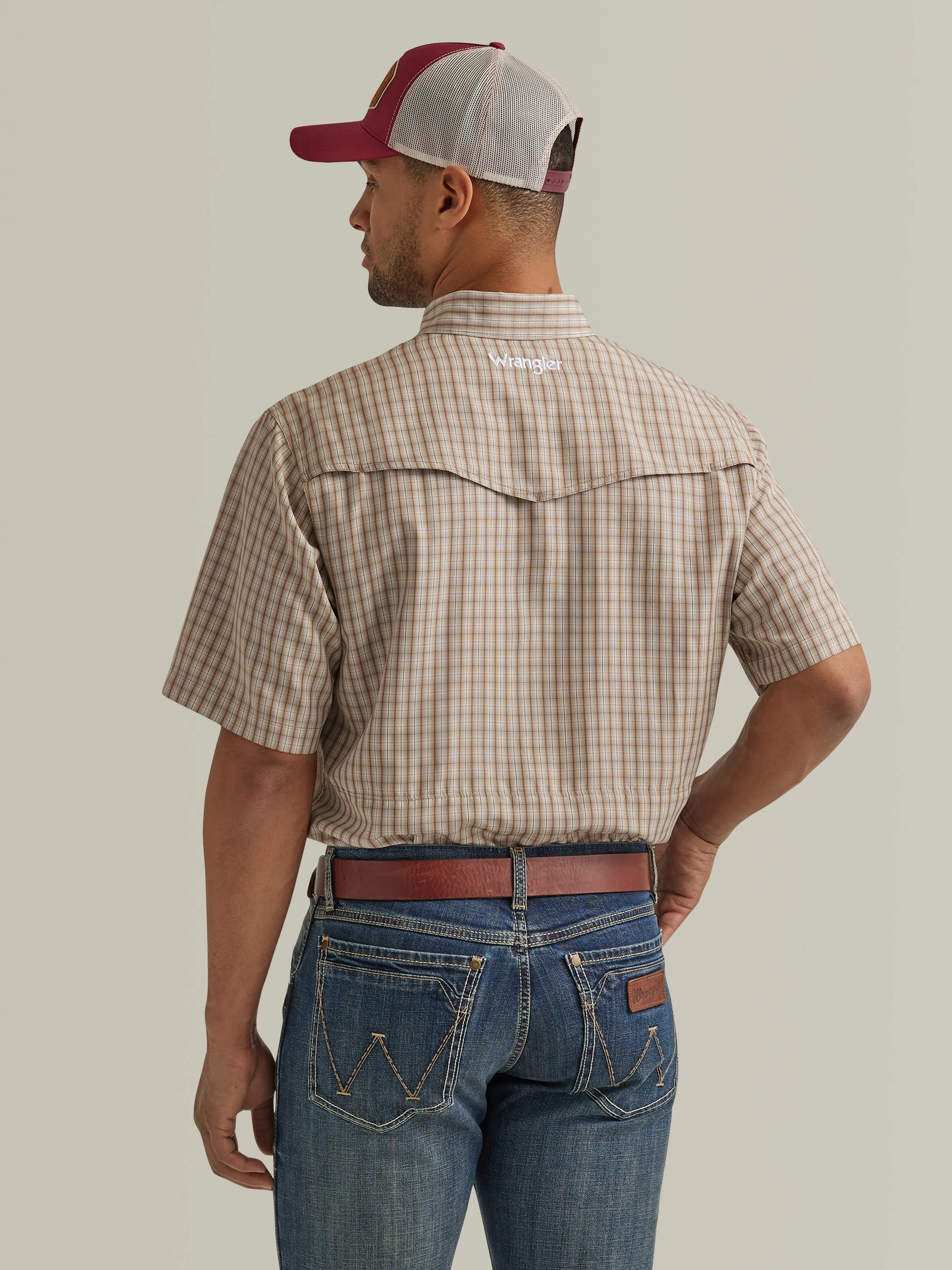Wrangler Men's Brown Rust Plaid Performance Short Sleeve Snap Shirt