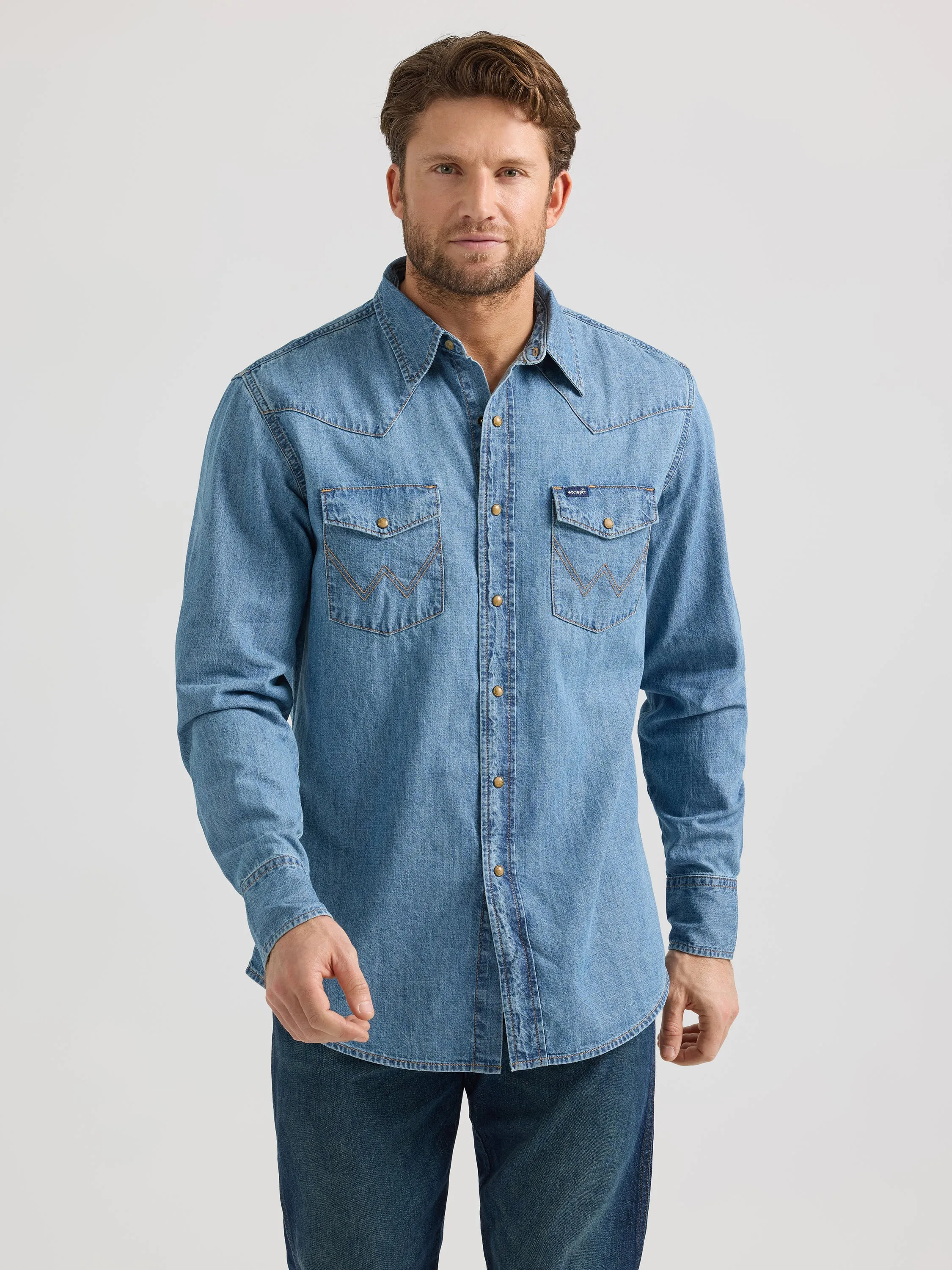 Wrangler Men's Light Wash Classic Denim Snap Western Shirt