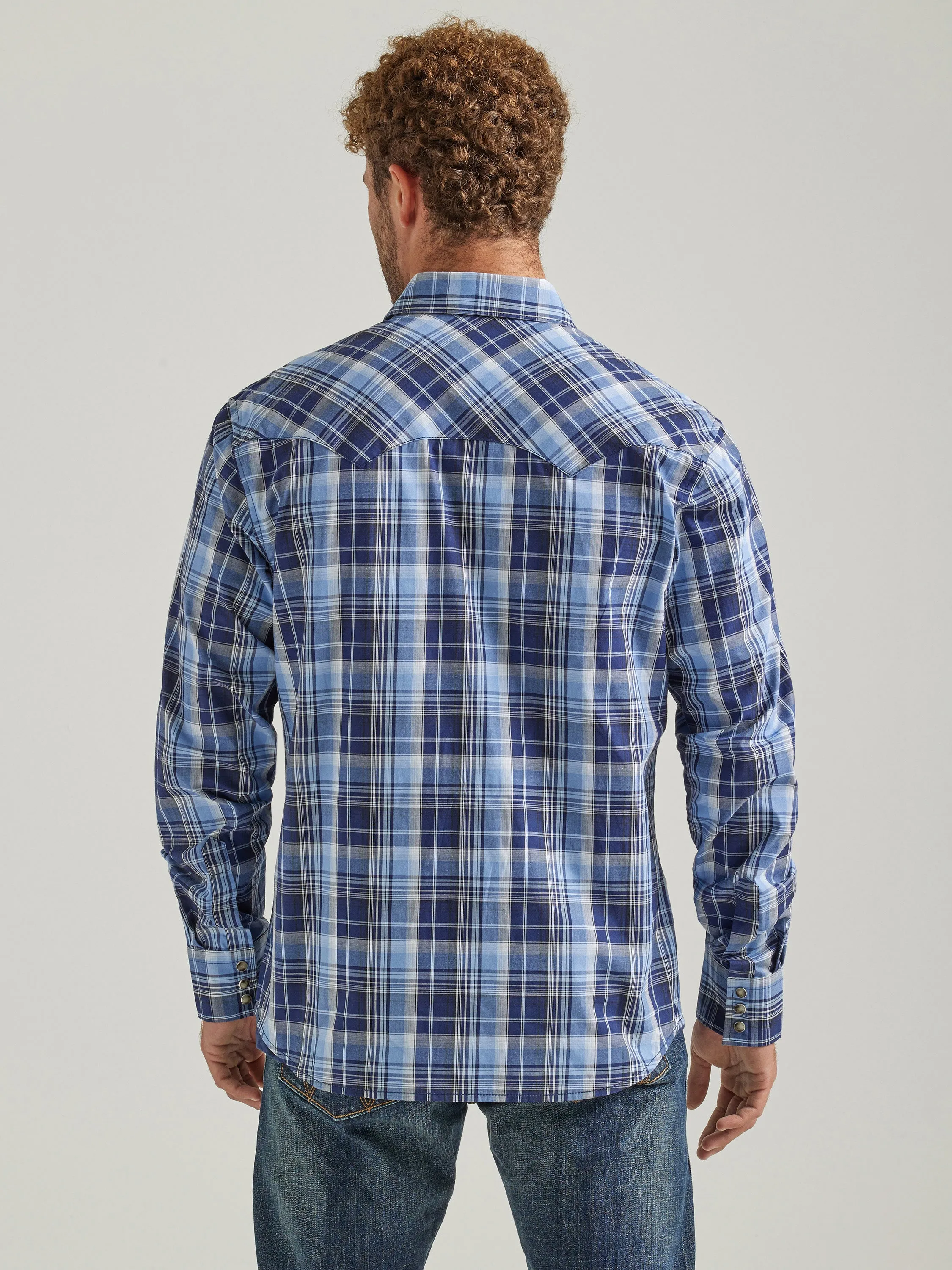 Wrangler Men's Retro Modern Fit Long Sleeve Snap Shirt